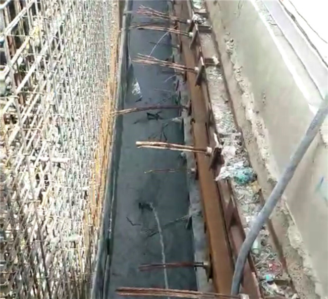 ���̰���